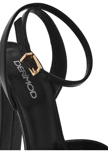 Kadın Siyah Bilekten Tokalı Platformlu Yüksek Kalın Topuklu Deri Sandalet 25SFD120518