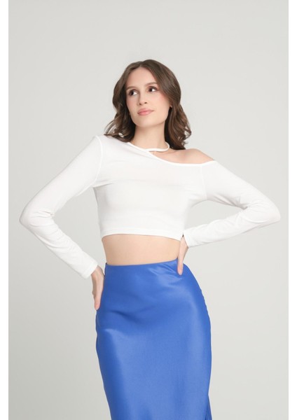 Kadın Boyunda Biyeli Bluz fırsatları