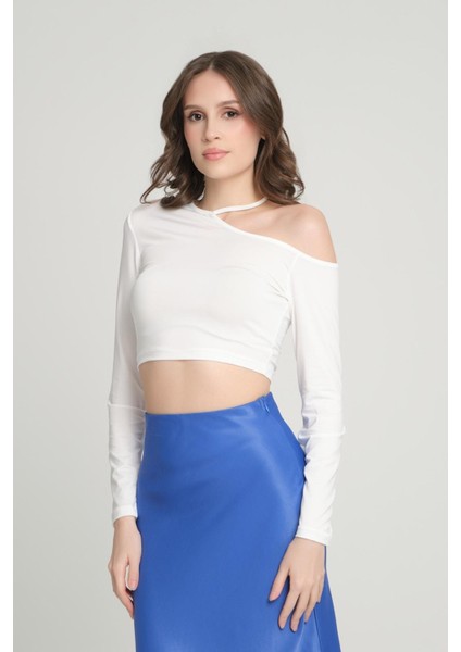 Kadın Boyunda Biyeli Bluz