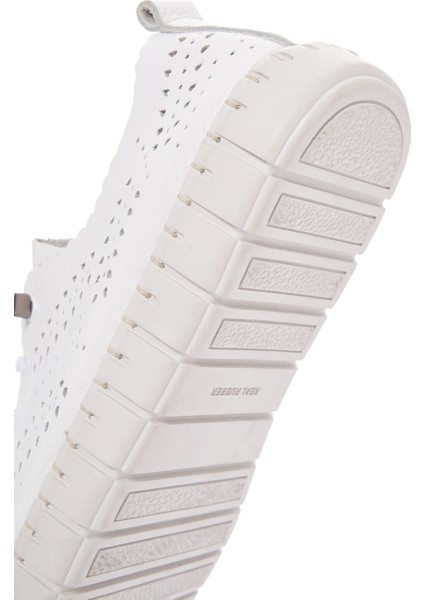 Kadın Beyaz Bağcıklı Desenli Deri Comfort Sneaker 25SFD5006FT