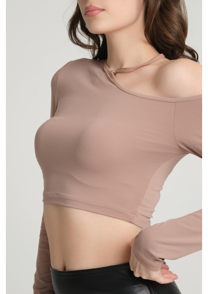 Kadın Boyunda Biyeli Bluz fırsatları