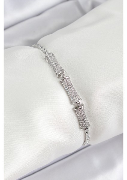 Pirinç Gümüş Renk Zirkon Taşlı Kemik Model Kadın Bileklik