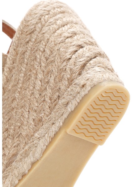 Kadın Bej Bilekten Bantlı Dolgu Topuklu Süet Deri Espadril Sandalet 25SFD205910