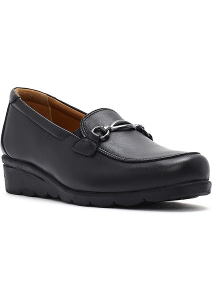 Kadın Siyah Dolgu Topuklu Tokalı Deri Comfort Ayakkabı 25SFD410118