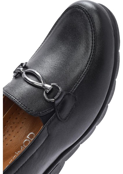 Kadın Siyah Dolgu Topuklu Tokalı Deri Comfort Ayakkabı 25SFD410118