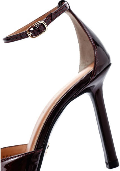 Kadın Bordo Bilekten Tokalı Ince Topuklu Rugan Deri Ayakkabı 25SFD162016