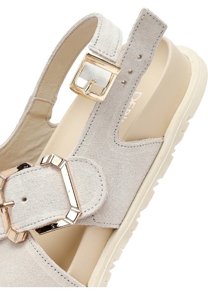 Kadın Bej Tokalı Süet Deri Sandalet 25SFD350910