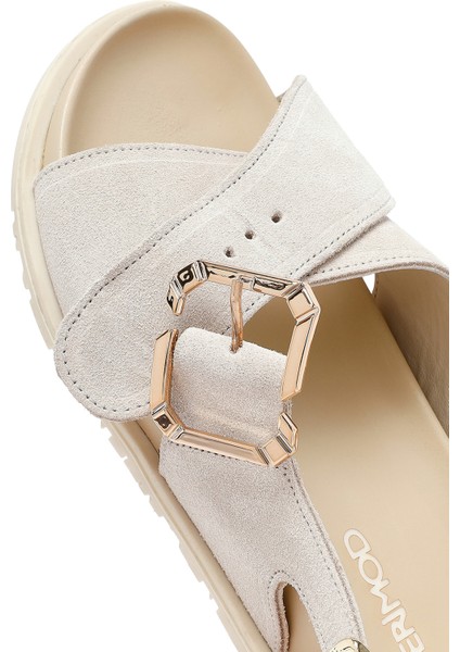 Kadın Bej Tokalı Süet Deri Sandalet 25SFD350910