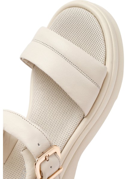 Kadın Bej Bilekten Tokalı Deri Sandalet 25SFD351118