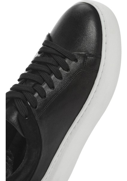 Erkek Siyah Bağcıklı Kalın Tabanlı Deri Sneaker 25SFD641618