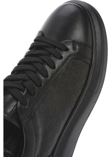 Erkek Siyah Bağcıklı Kalın Tabanlı Deri Sneaker 25SFD641418