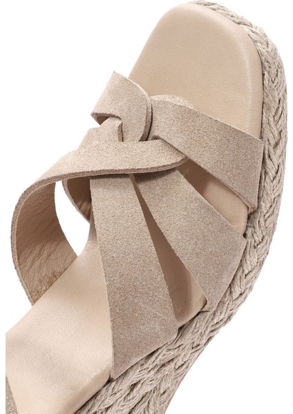 Kadın Krem Bilekten Bağlamalı Dolgu Topuklu Süet Deri Espadril 25SFD153310