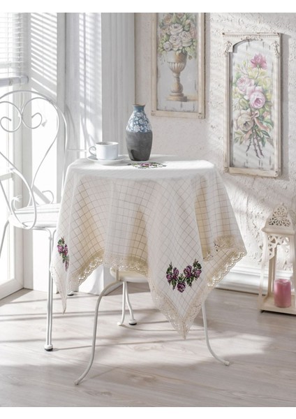 Mor Kaneviçeli Şık Fiskos Örtüsü, Evinizde Zarafet Sağlar