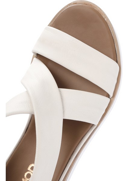 Kadın Krem Kalın Tabanlı Deri Sandalet 25SFD550218