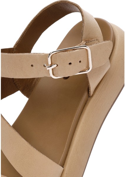 Kadın Kahverengi Bilekten Bantlı Kalın Tabanlı Deri Sandalet 25SFD550018