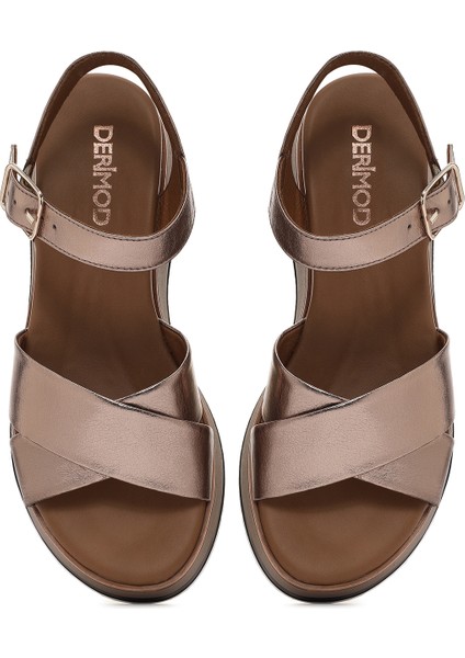 Kadın Gri Bilekten Bağlamalı Kalın Tabanlı Metalik Deri Sandalet 25SFD550132