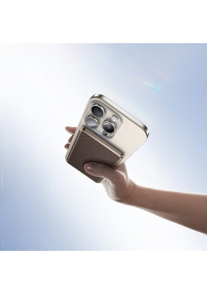 MP15 Armorgo M-Safe Şarj Özellikli Armortint Serisi Aramid Fiber Powerbank 15W 5000MAH Gold modelleri