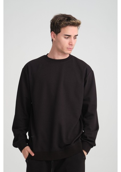 Erkek Yumuşacık Kumaşlı Oversize Fit Yuvarlak Yakalı Siyah Sweatshirt fırsatları