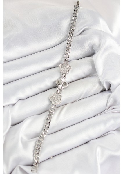 Pirinç Zirkon Taşlı Yonca Model Gümüş Renk Kadın Bileklik fiyatları