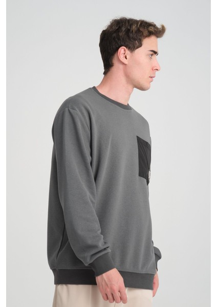 Erkek Yumuşacık Kumaşlı Oversize Fit Yuvarlak Yakalı Füme Sweatshirt fırsatları