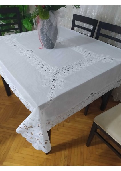 Şık Dantel Görünümlü Pvc Masa Örtüsü, Beyaz Renk, Zarif ve Kullanışlı Tasarım fiyatları