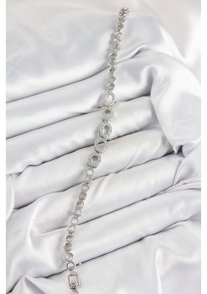 Pirinç Zirkon Taşlı Oval Model Gümüş Renk Kadın Bileklik fiyatları