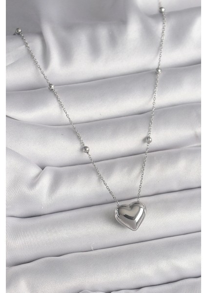 316L Çelik Gümüş Renk Topçuk Detay Zincir Kalp Model Kadın Kolye fiyatları