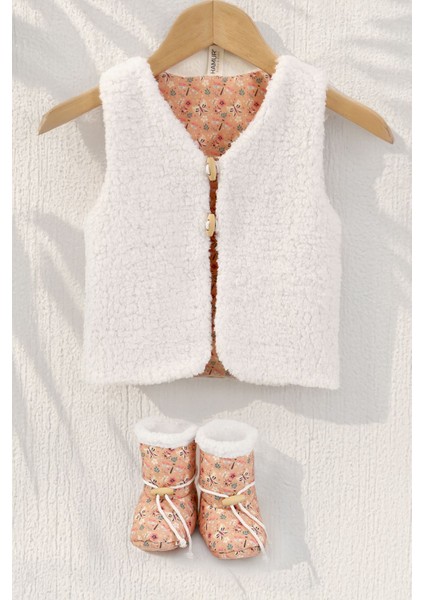 Kız Çocuk Yelek ve Patik Takımı 2 Li Set Çift Taraflı Düğmeli Yenidoğan Pamuklu Koyun Tüyü Lola