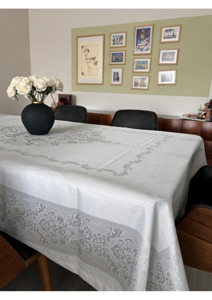 Şık Gri Masa Örtüsü, Dertsiz, Leke ve Sıvı Geçirmez Özellikleriyle Kullanışlı