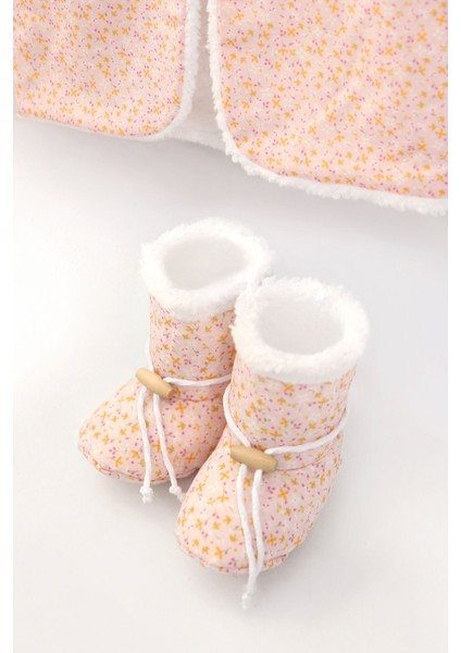 Kız Bebek Yelek ve Patik Takımı 2 Li Set Çift Taraflı Düğmeli Yenidoğan Pamuklu Koyun Tüyü Leila modelleri