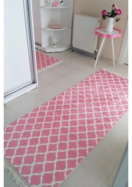 Yolluk Halı – Kaymaz Tabanlı, Yıkanabilir, Yumuşak Dokulu, Şık ve Dayanıklı Tasarım (Kupa Pembe Yolluk) fiyatları