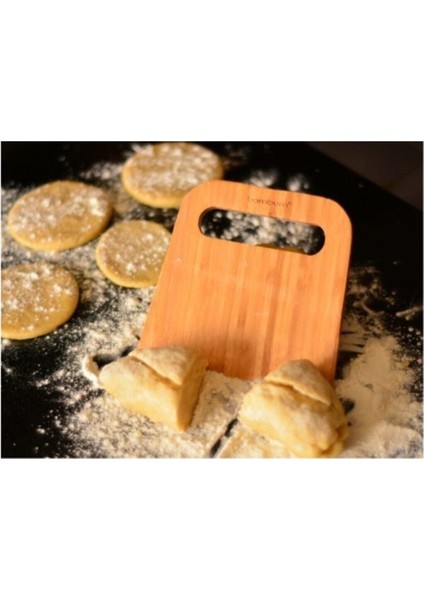 Yumuşak ve Dayanıklı Hamur Bıçağı, Pratik Kullanım Için Ideal Seçim