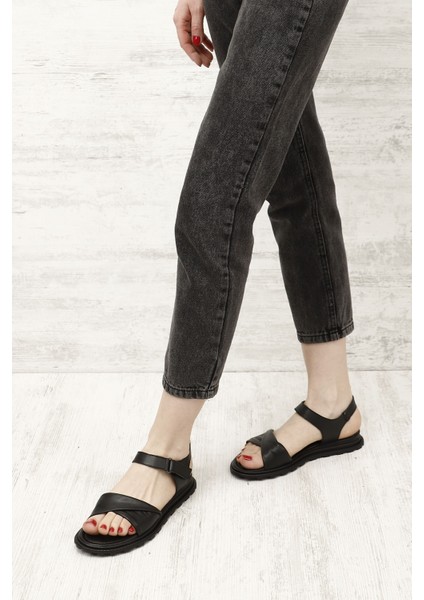 Kadın Siyah Cırt Bantlı Hakiki Deri Sandalet fiyatları