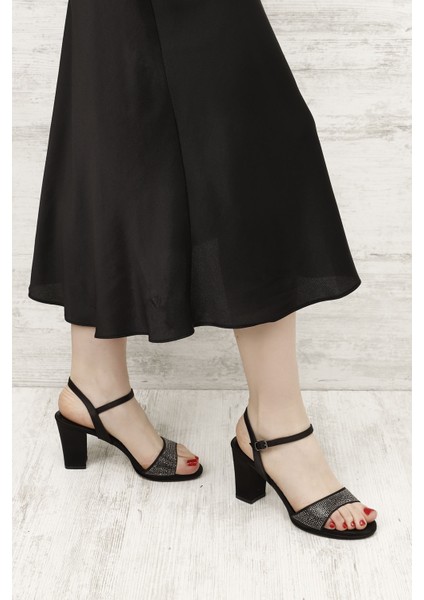 Kadın Siyah Bilekten Bağlı Platform Topuklu Sandalet fiyatları