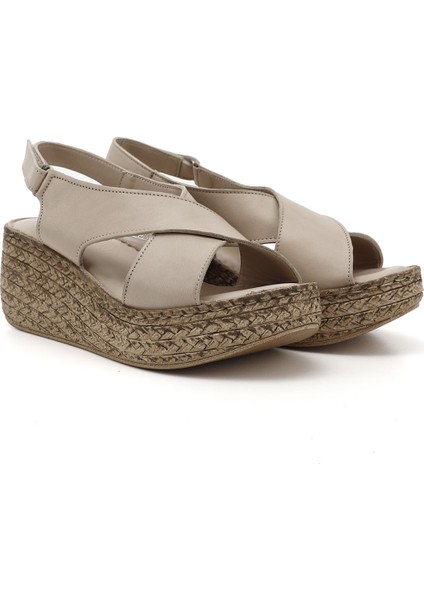 Kadın Antik Bej Cırt Bantlı Dolgu Topuk Hakiki Deri Sandalet fiyatları