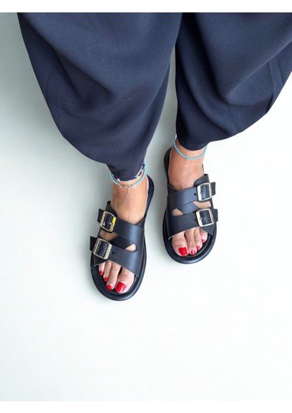 Siyah Hakiki Deri Kadın Tokalı Terlik modelleri