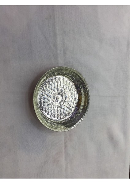 Küçük Kahvaltı ve Çerezler Için Şık Bakır Servis Tabağı, Kırmızı Renkli. modelleri