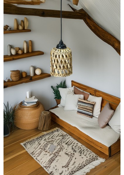 El Yapımı Doğal Hasır Avize, Özel Tasarım, Şık ve Sıcak Atmosfer Sağlar.