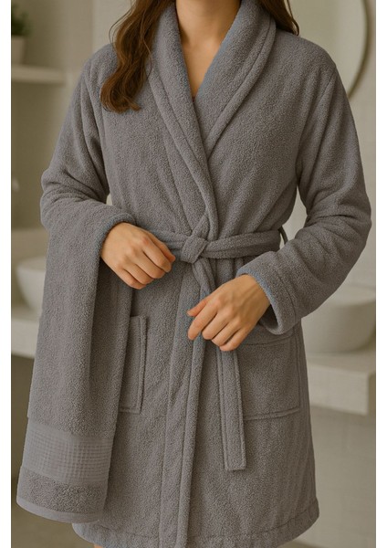 Nevin Modeli Bornoz Takımı – %100 Pamuk Bornoz ve 50X90 Yüz Havlusu