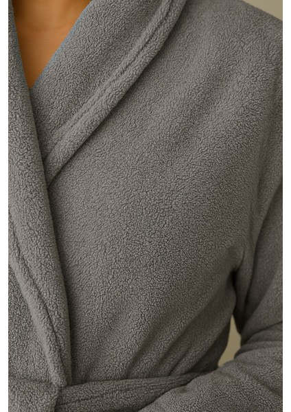 Nevin Modeli Bornoz Takımı – %100 Pamuk Bornoz ve 50X90 Yüz Havlusu fırsatları