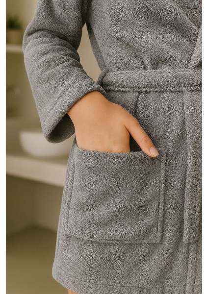 Nevin Modeli Bornoz Takımı – %100 Pamuk Bornoz ve 50X90 Yüz Havlusu