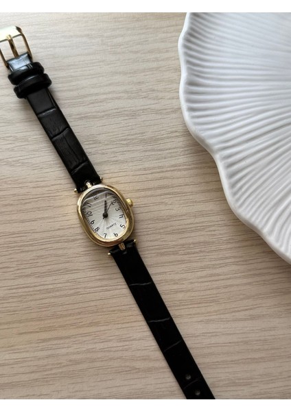 Retro Minimal Deri Kordon Vintage Kadın Kol Saati fırsatları
