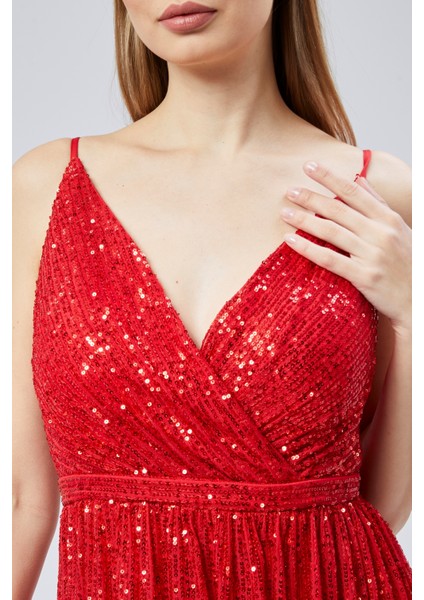 Yırtmaç Kol Detaylı Kat Kat Fırfırlı Payet Elbise