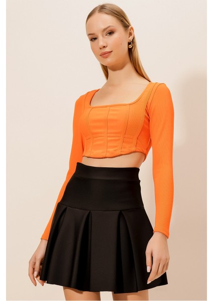 Şerit Biyeli Korse Bluz fırsatları