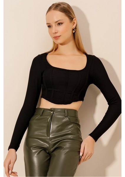 Şerit Biyeli Korse Bluz