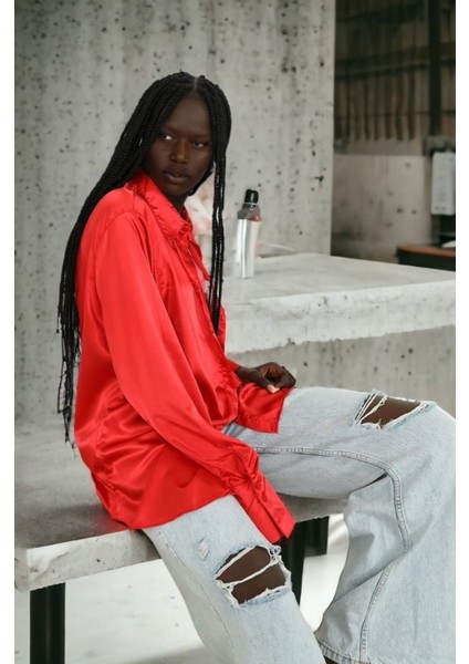 Hafif Dökümlü Saten Yüzeyli Gömlek fırsatları