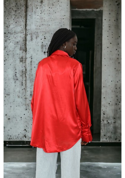 Hafif Dökümlü Saten Yüzeyli Gömlek indirimleri