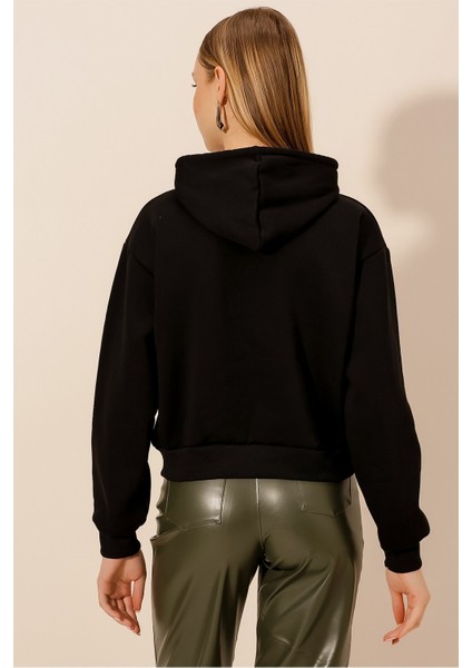 Üç Iplik Kanguru Cepli Kısa Sweat indirimleri