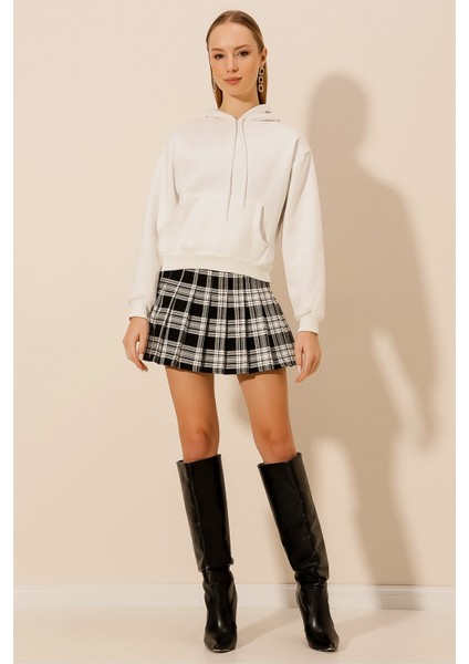 Üç Iplik Kanguru Cepli Kısa Sweat