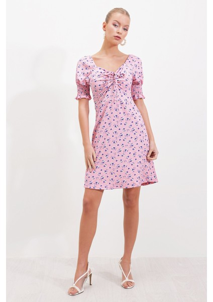 Çiçek Desen Kare Yaka Gipeli Elbise fiyatları